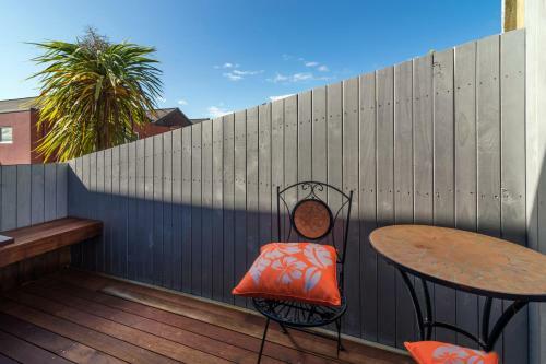 Lakeside City Apartments - Penthouse And Studio