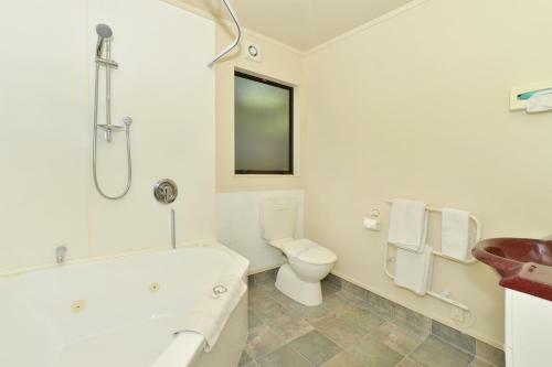 Motel Bk's Pohutukawa Lodge