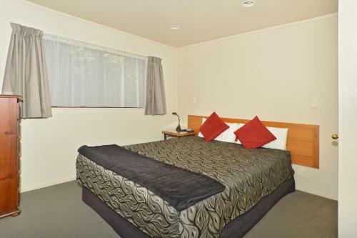 Motel Bk's Pohutukawa Lodge