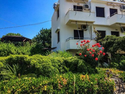 Vasilikos Apartments