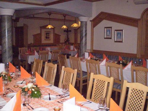 Hostal Gasthaus Hotel Feldschlange