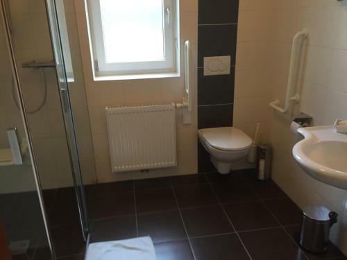 Hostal Gasthaus Hotel Feldschlange