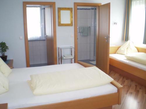 Hostal Gasthaus Hotel Feldschlange