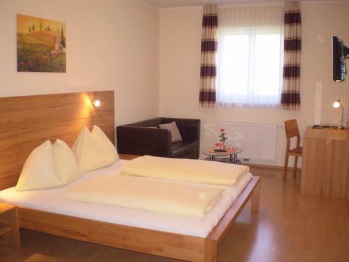 Hostal Gasthaus Hotel Feldschlange