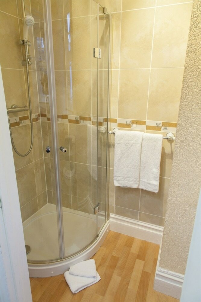 Hostal Gatwick Turret Guest House