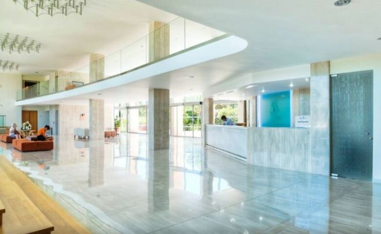 Hotel Caravia Beach