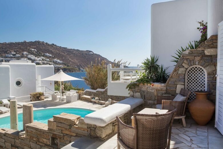 Kivotos Clubhotel