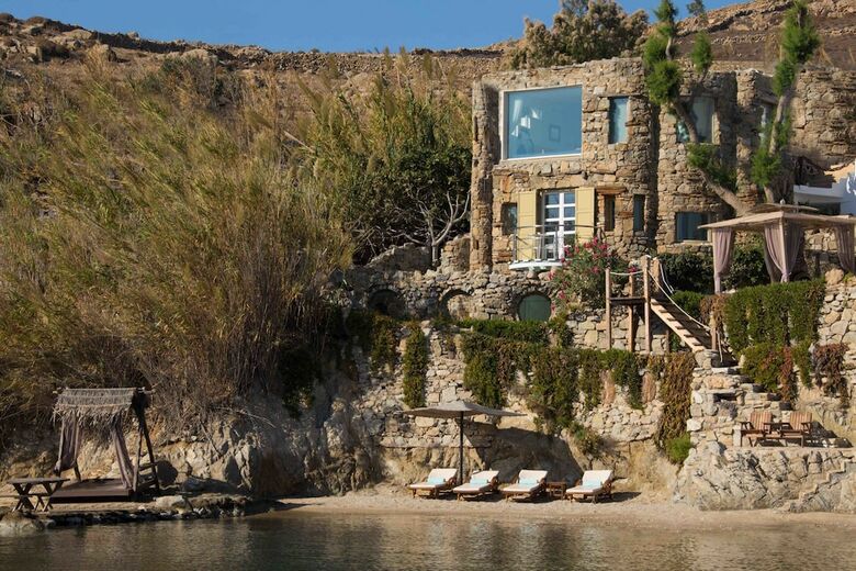 Kivotos Clubhotel