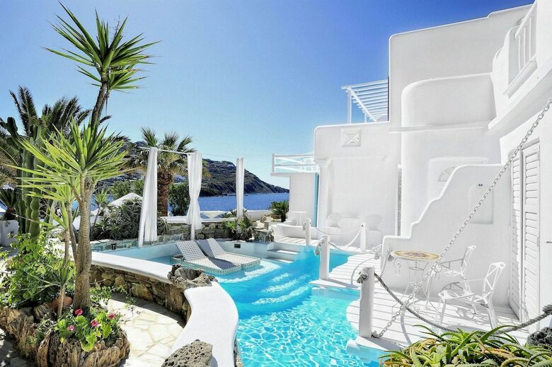 Kivotos Clubhotel