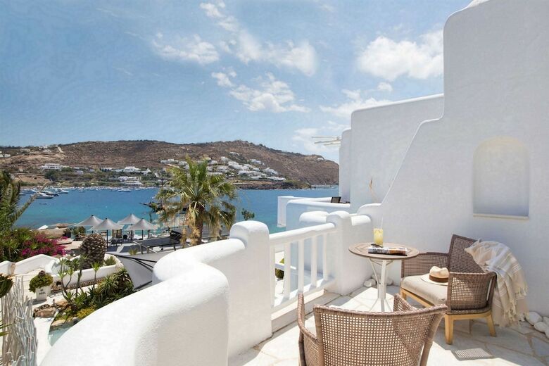 Kivotos Clubhotel