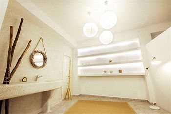 Art Hotel Pelican Bay
