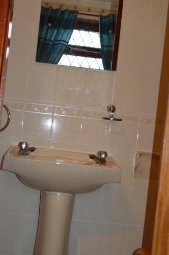Hostal Fortuna House Hotel