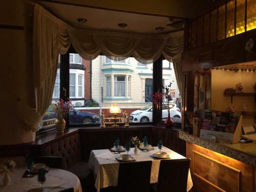 Hostal Fortuna House Hotel