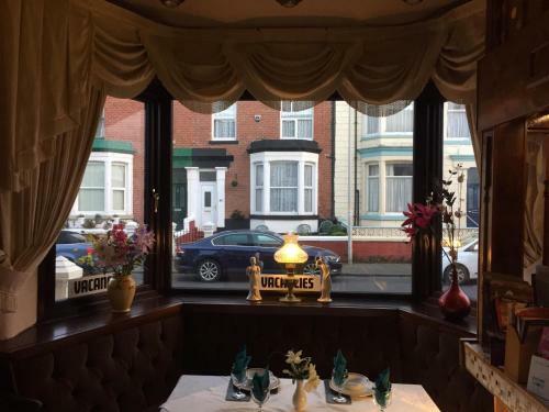 Hostal Fortuna House Hotel