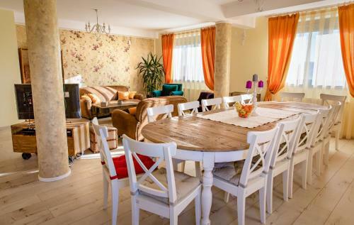 Hostal Pensiunea Agroturistica Floare De Camp