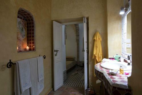 Riad Emotion