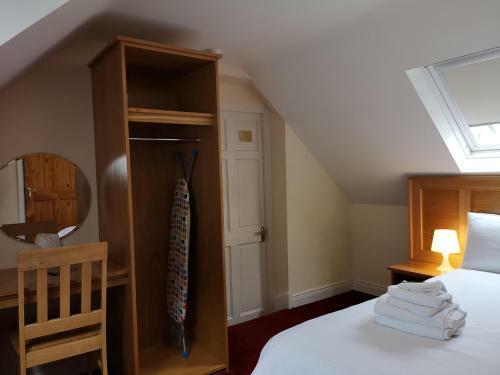 Hostal Bank House Guesthouse