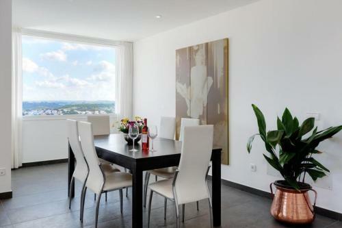 Arenal D'en Castell Villa Sleeps 8 Pool Air Con