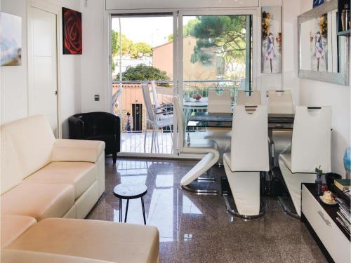 Three-bedroom Apartment In Blanes