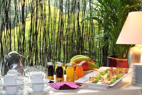 College Garden Hotel