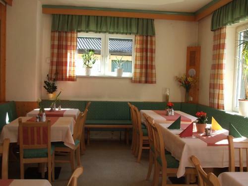 Hostal Familiengasthof Zirmhof