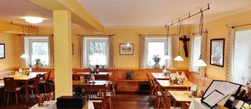 Hostal Gasthof Zur Strass