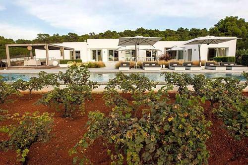 Cala Bassa Villa Sleeps 12 Pool Air Con Wifi