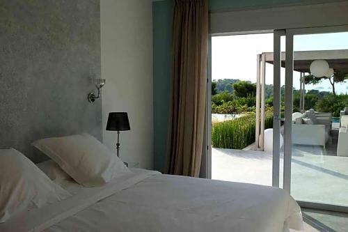 Cala Bassa Villa Sleeps 12 Pool Air Con Wifi