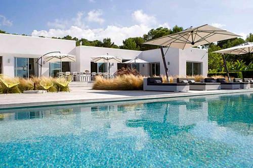 Cala Bassa Villa Sleeps 12 Pool Air Con Wifi