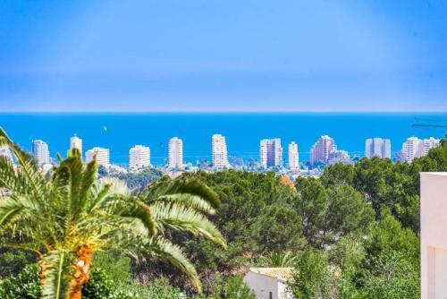 Calpe Villa Sleeps 8 Pool Air Con Wifi