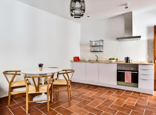 Oyo Apartamentos Enmedio