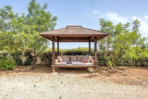 Es Cubells Villa Sleeps 12 Pool Air Con Wifi