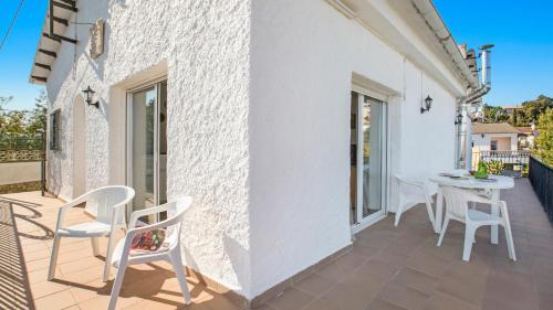 Lloret De Mar Villa Sleeps 7