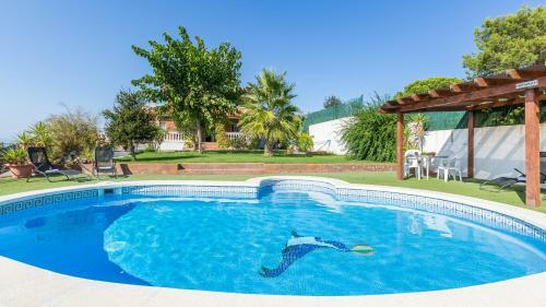 Lloret De Mar Villa Sleeps 8