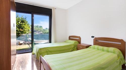 Lloret De Mar Villa Sleeps 8