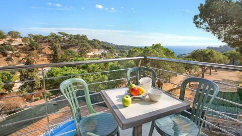 Lloret De Mar Villa Sleeps 8