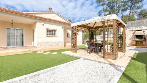 Lloret De Mar Villa Sleeps 8