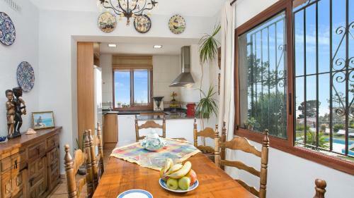 Lloret De Mar Villa Sleeps 10