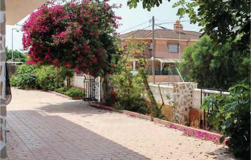 Three-bedroom Holiday Home In Los Alcazares