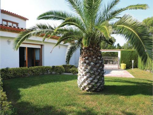 Three-bedroom Holiday Home In Miami Playa