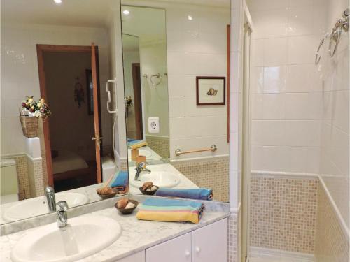 Three-bedroom Holiday Home In Miami Playa