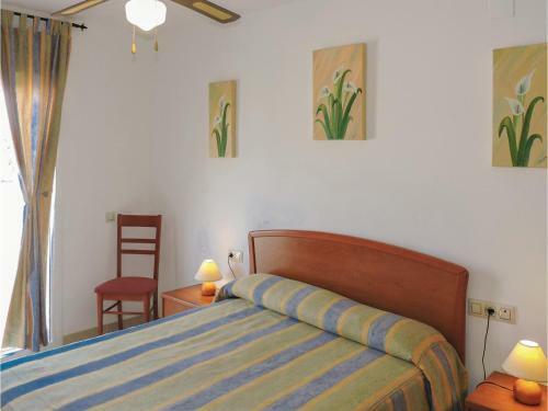 Three-bedroom Holiday Home In Miami Platja