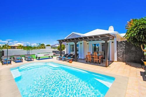 Playa Blanca Villa Sleeps 8 Pool Air Con Wifi