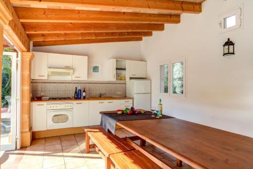 Pollenca Villa Sleeps 6 Pool Air Con Wifi
