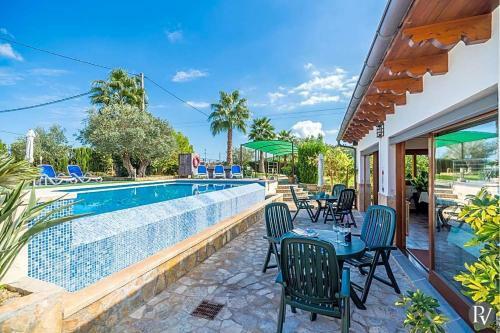 Pollenca Villa Sleeps 10 Pool Air Con Wifi