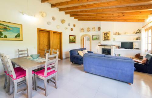 Pollenca Villa Sleeps 5 Pool Air Con Wifi