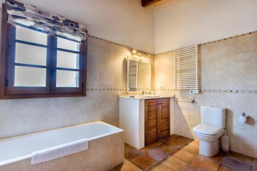 Pollenca Villa Sleeps 10 Pool Air Con Wifi
