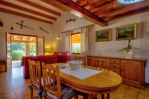 Pollenca Villa Sleeps 6 Pool Air Con Wifi