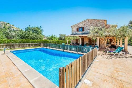 Pollenca Villa Sleeps 8 Pool Air Con Wifi