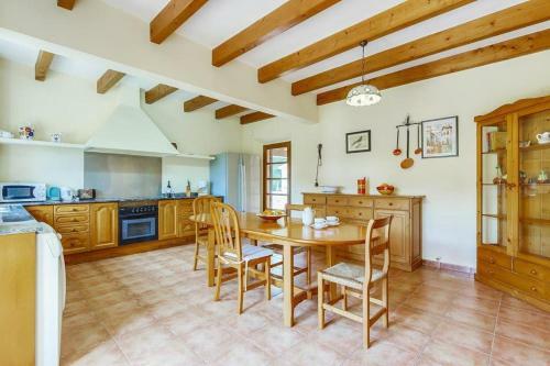 Pollenca Villa Sleeps 8 Pool Air Con Wifi